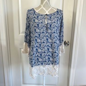 Solitaire lace tunic top size 1X